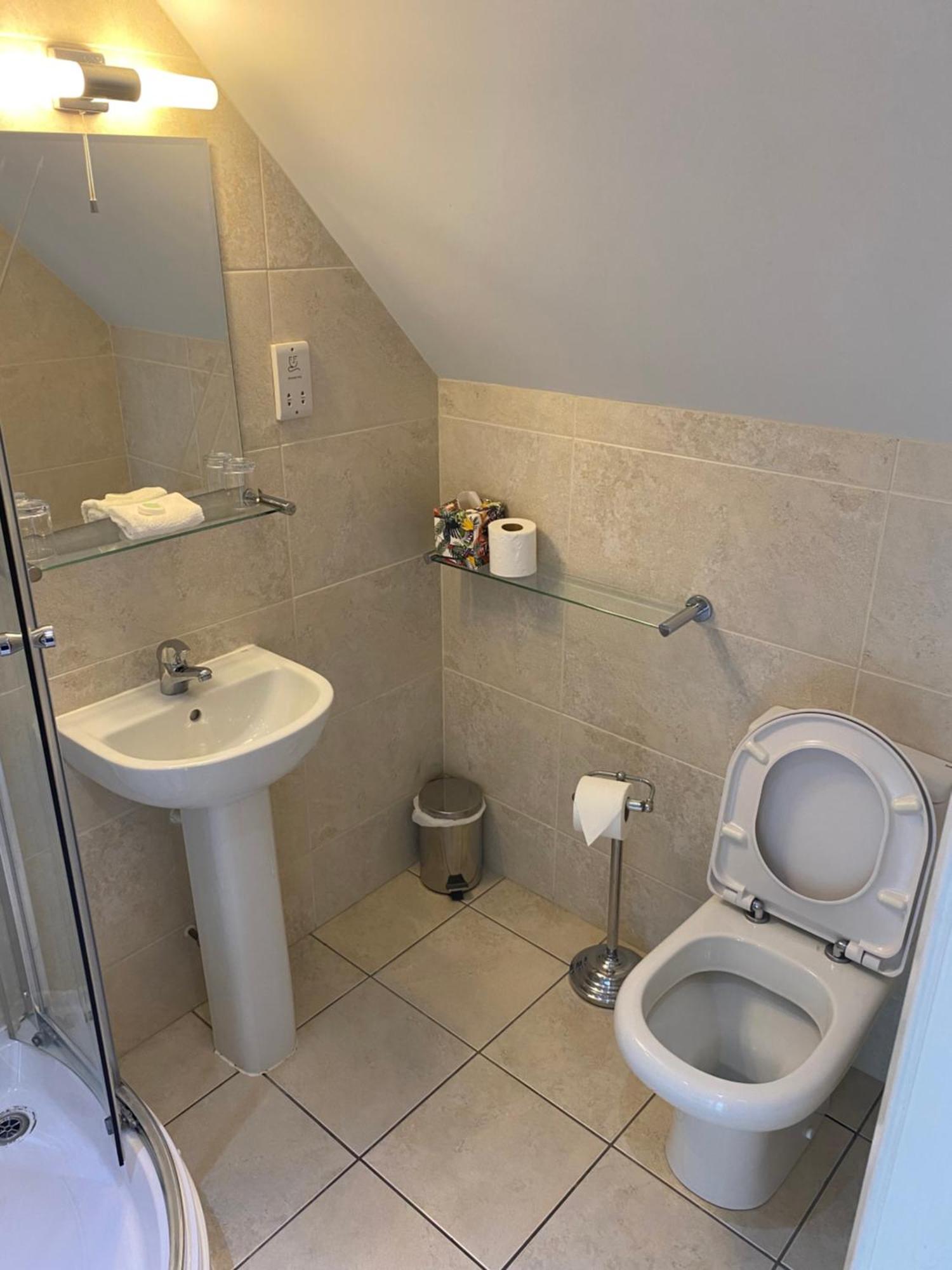 315 Bar & Restaurant Hotel Huddersfield Buitenkant foto